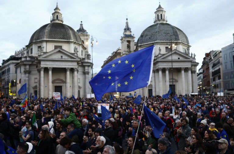 Orban poručio Briselu: Raspašćete se pred našim očima, vreme je za čistke