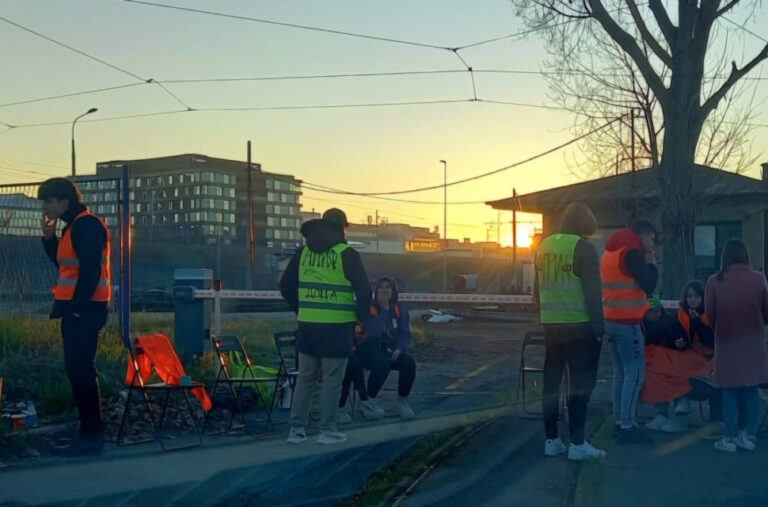 Blokaderi blokirali depo GSP: Sprečili ljude da odu na posao; Vučević: Vid nasilja i kažnjavanje građana VIDEO