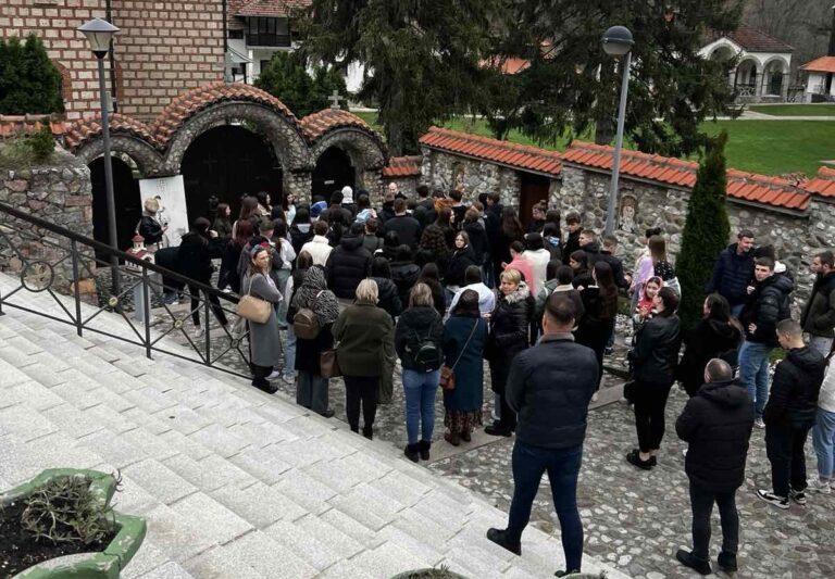 Srednjoškolci iz Lopara u posjeti Valjevu i manastirima Lelić, Ćelije i Kaona