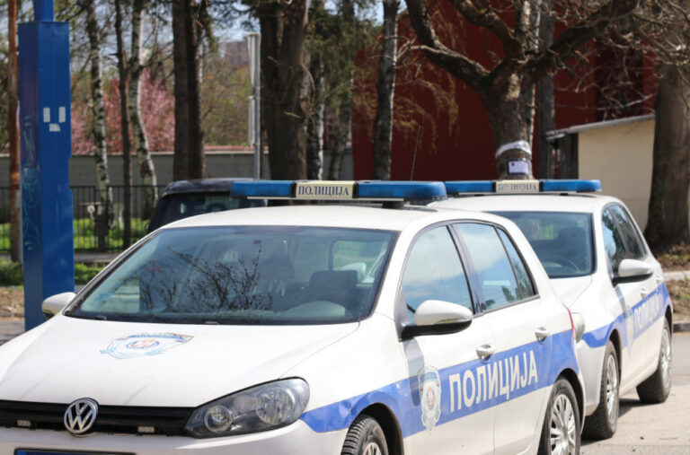 Užas u Kuršumlijskoj Banji: Vozač krenuo u rikverc, pa udario mališana
