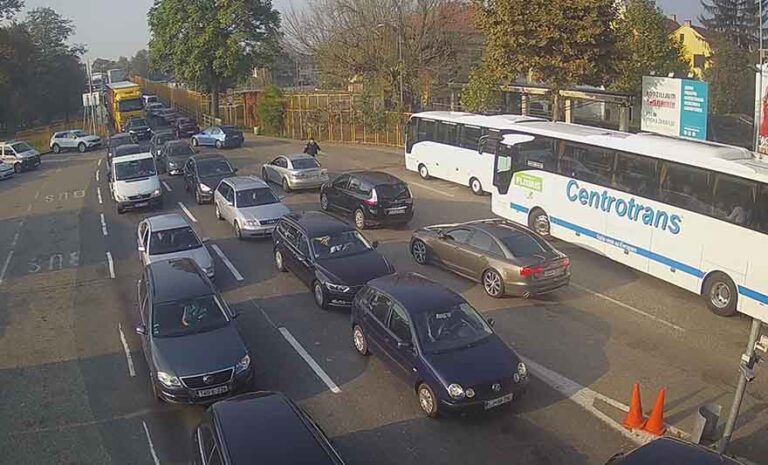 AMS Republike Srpske: Kolone vozila na nekoliko graničnih prelaza na ulazu u BiH