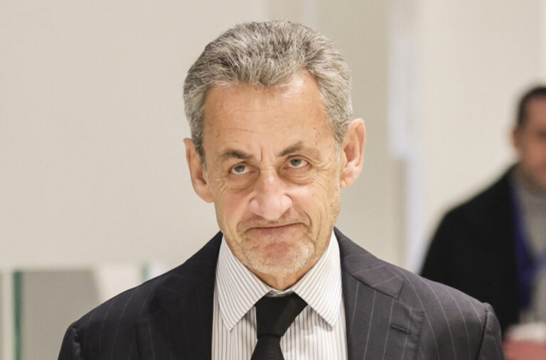 Sarkoziju skinuta nanogica