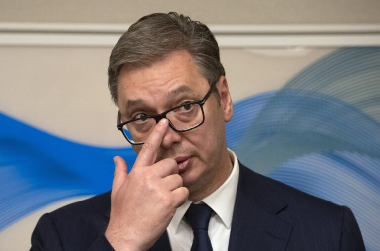 Vučić razgovara sa Bocan Harčenkom