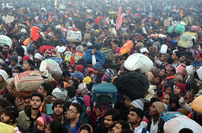 Horor u Indiji: Stampedo u hramu – ima mrtvih FOTO/VIDEO