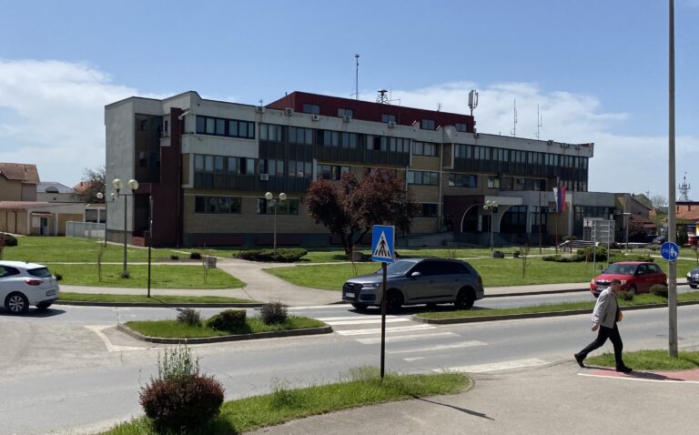 Jedno lice smrtno stradalo u saobraćajnoj nezgodi u Donjim Žabarima