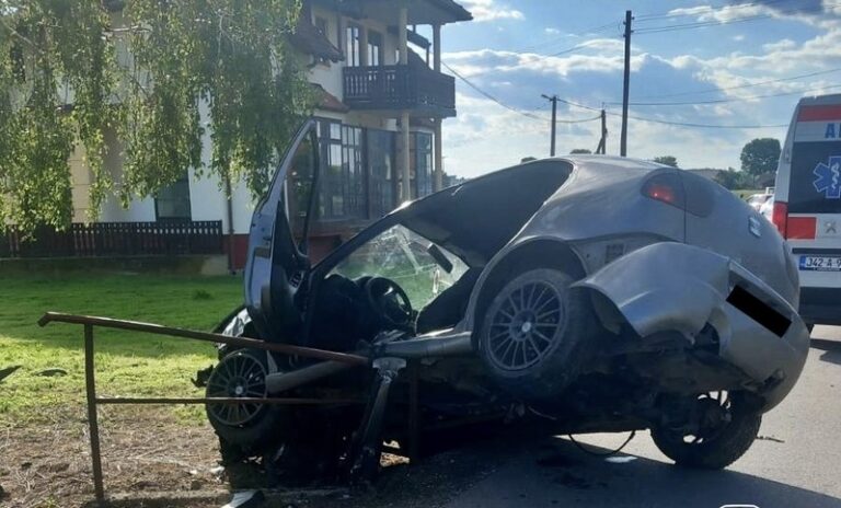 Saobraćajna nesreća na putu Velika Obarska-Crnjelovo: Vatrogasci izvlačili povrijeđenog vozača