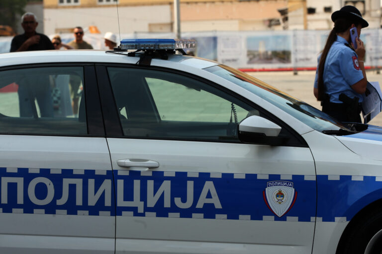 Banjalučani napali muškarca ispred zgrade