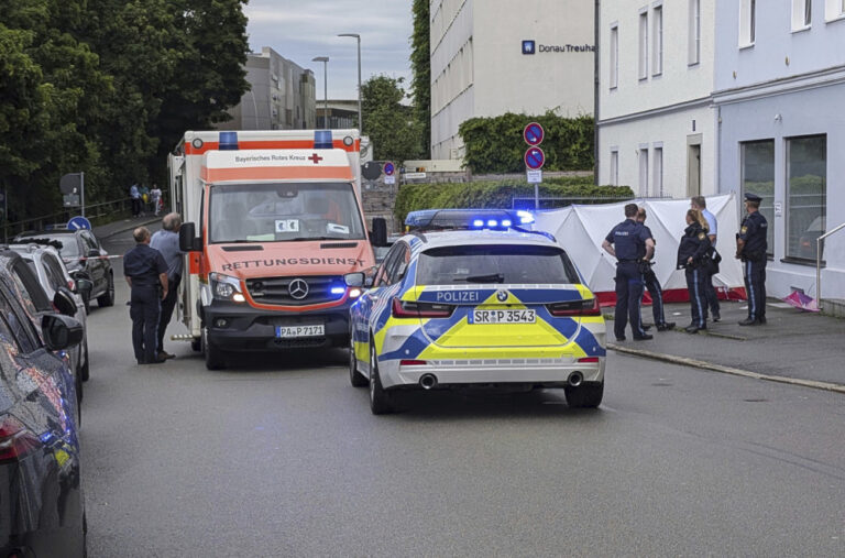 Užas u Njemačkoj: Automobil uleteo među ljude, više osoba povređeno