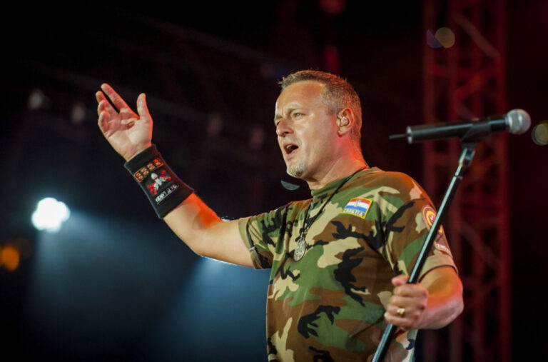 Hrvati u problemu zbog Tompsona: „Ko će sve to da plati?“ FOTO