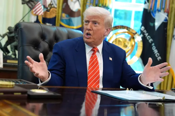 Totalno usijanje: Tramp je nikad bliži odluci da Amerika uđe u rat – ovo su 3 pokazatelja