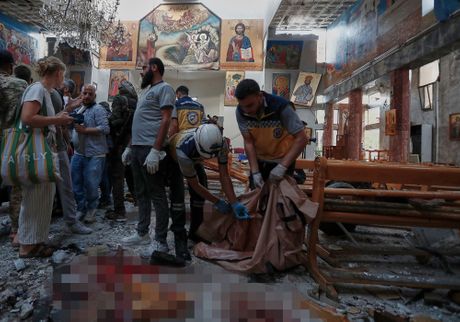 Fotografije terorističkog napada u Damasku!: Bombaš samoubica pucao pa se raznio u pravoslavnoj crkvi! UZNEMIRUJUĆE