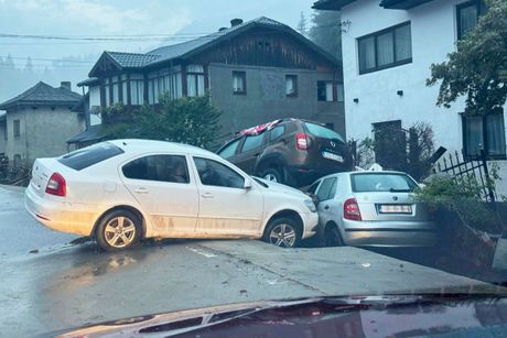 Nevrijeme protutnjalo Rumunijom: Devastirajuće poplave, na terenu žandarmerija, spasilačke službe i vojska FOTO