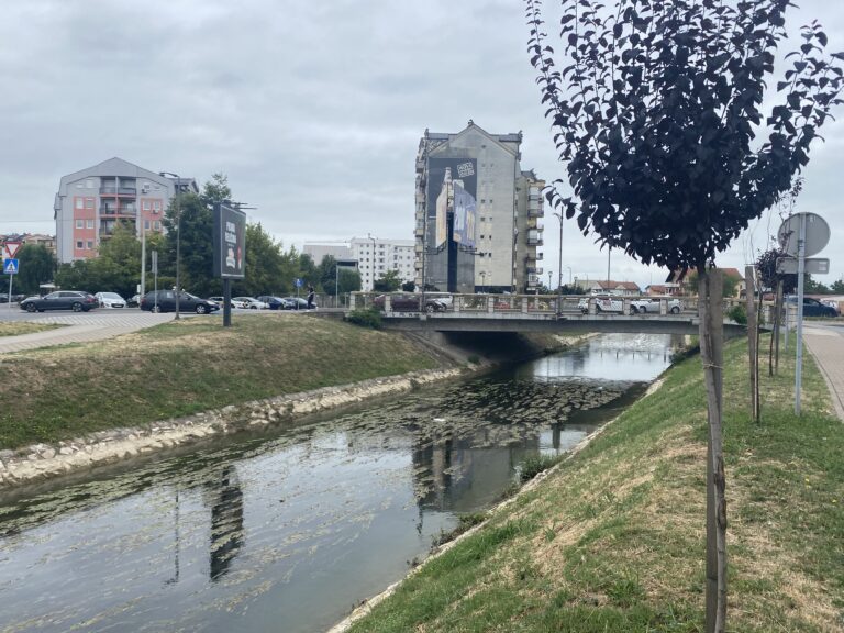 Zahladnilo u Bijeljini: Kiša, vjetar i jesenje temperature usred ljeta