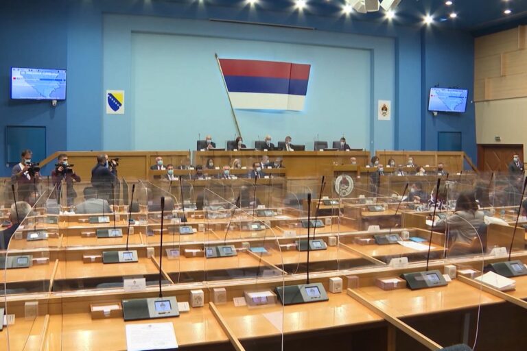 Stanje u javnim preduzećima, ma koga to interesuje: Posebna sjednica Narodne skupštine RS nije usvojila dnevni red