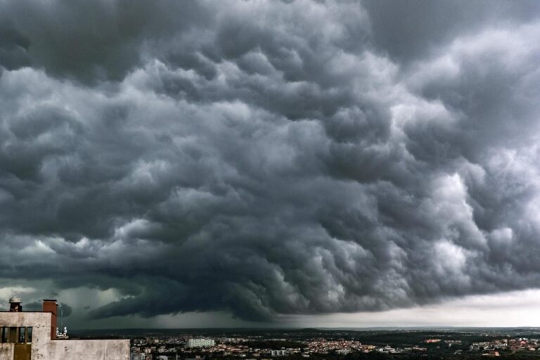 Republika Srpska: Meteorolozi upozoravaju na dolazak kiše, leda i olujnog vjetra