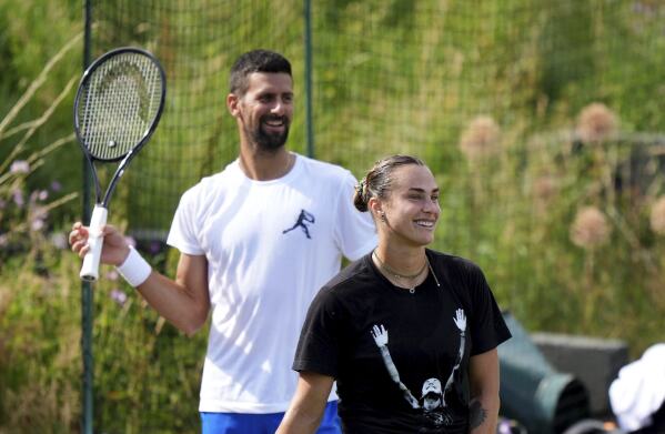 Sabalenka objavila video sa Đokovićem: Izgubila je opkladu, pa je morala ovo da uradi VIDEO