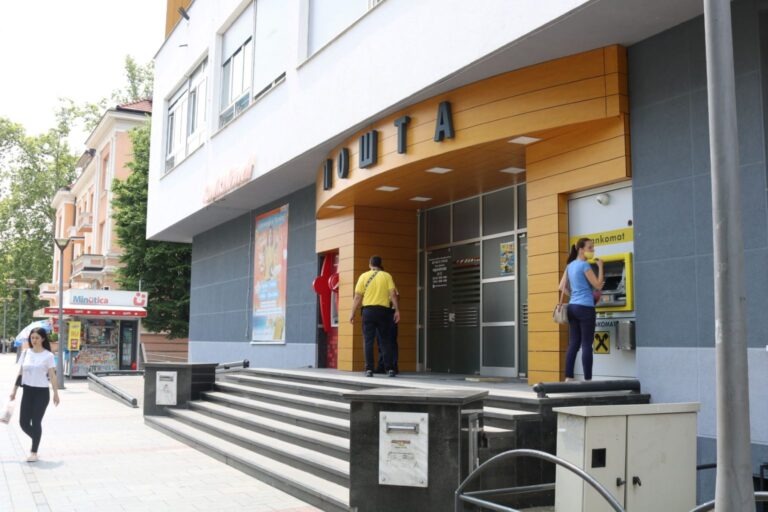 Pošte Srpske poništile oglas o prodaji antenskih stubova