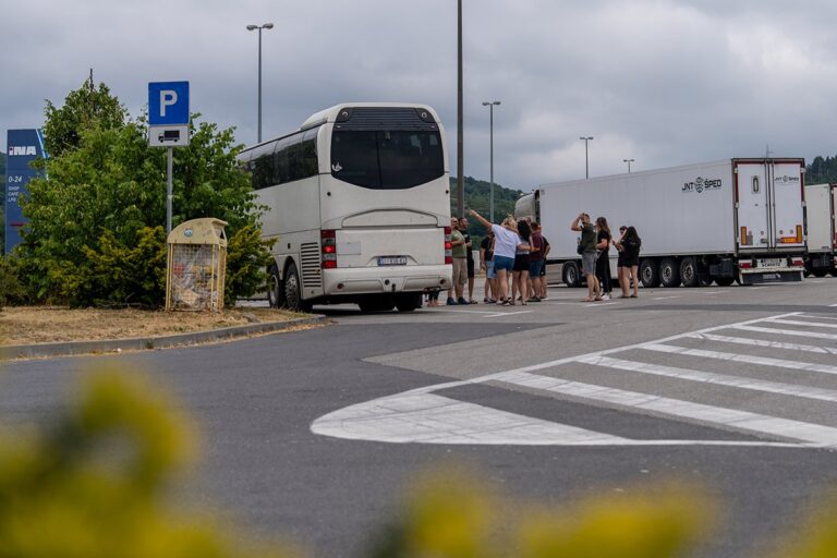Mladići iz BiH idu u zatvor jer su naljepnice o Srpskoj zalijepili u Hrvatskoj