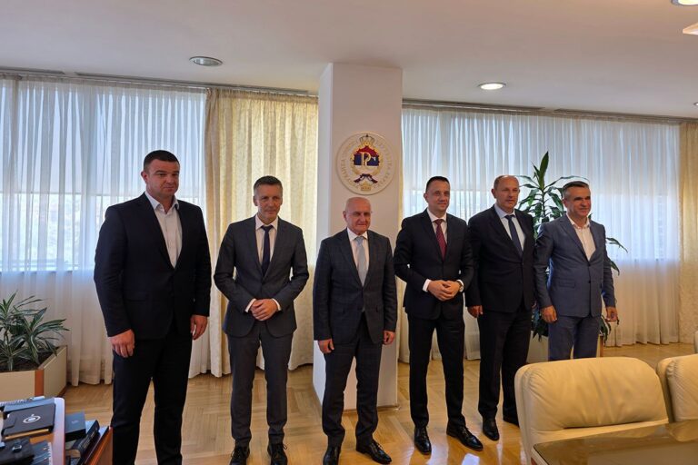 Sastanak ministara sa tri direktora elektroprivrede u BiH: Kako očuvati finansijsku stabilnost elektroprivrede BiH?