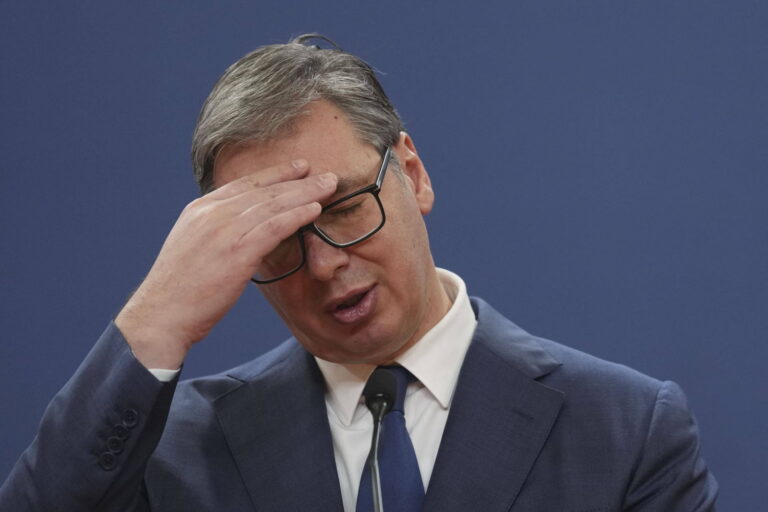 Vučićev rejting u padu: Novo istraživanje pokazuje da vlast zaostaje 10 % u odnosu na opoziciju