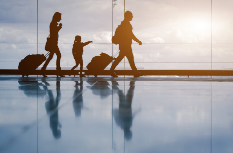 Roditelji ostavili dijete na aerodromu iz bizarnog razloga i odletjeli: Uslijedilo hapšenje