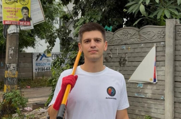 Srbin o kojem bruji Indija: Njegova akcija napravila bum: „Ili se zabezekneš ili se zaljubiš“ FOTO/VIDEO