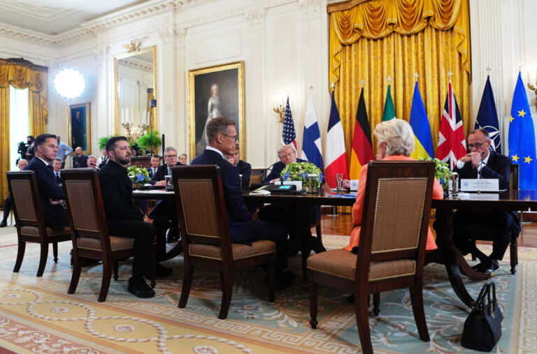 Završen „istorijski sastanak“; Putin odmah obavješten; Zelenski ostaje u Vašingtonu