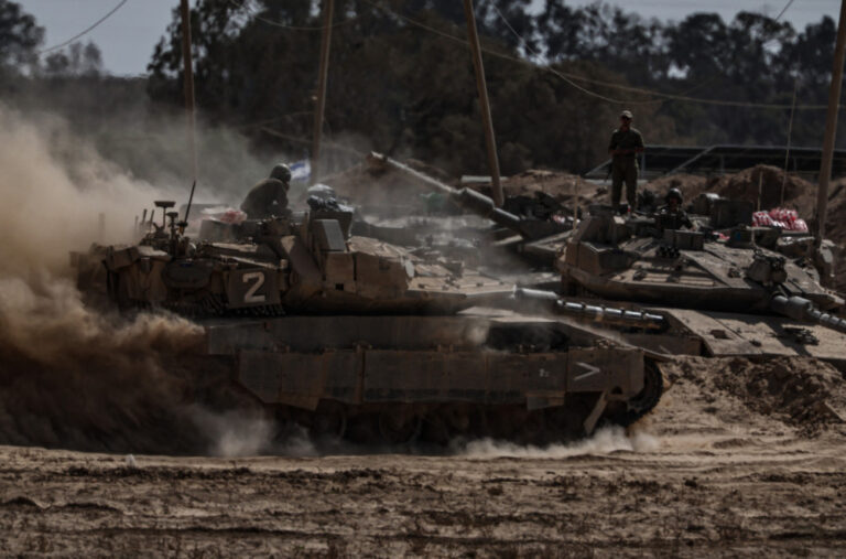 Haos u Gazi; Eksploziv raznio izraelski tenk – vojnici ranjeni