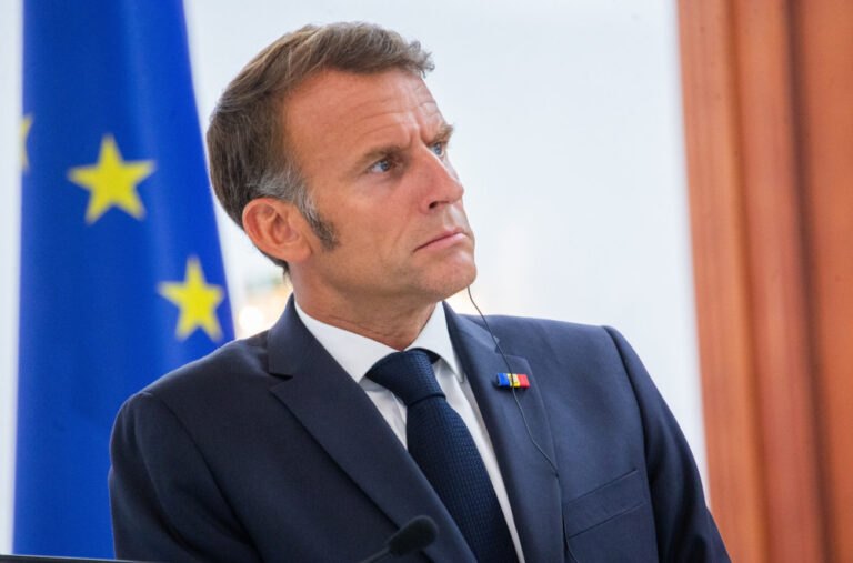Ne smiruje se sukob Makrona i Netanjahua