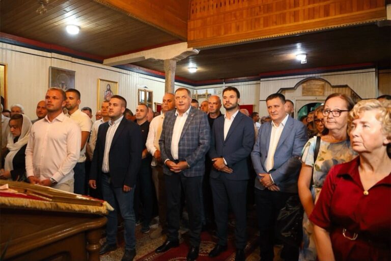 Održan zbor u Marićki: Pod šatorom Dodik i Stanivuković