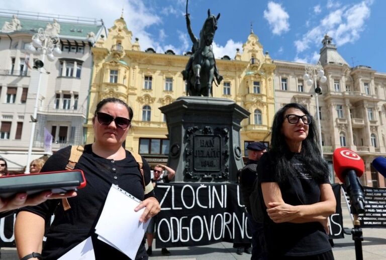 Trg bana Jelačića: Održana antiratna akcija pod nazivom „Zločini u Oluji“