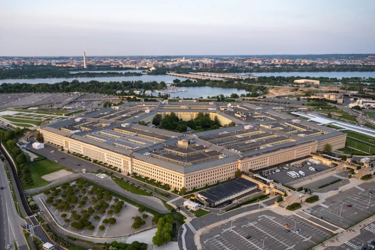 Pentagon izvodi vojnike na ulicu FOTO