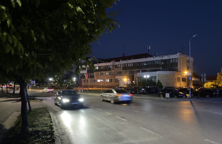 Drama u Bijeljini: Policija zaustavila ukradeni automobil, vozač pokušao da pobjegne!