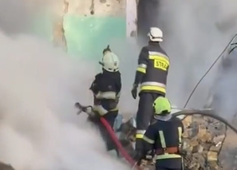 Ogromno razaranje, broje se mrtvi; Ljudi zarobljeni u ruševinama FOTO/VIDEO