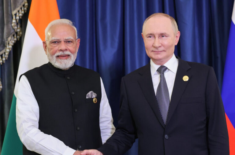 „Poruka Vašingtonu“; Modi objavio fotografiju iz Putinove limuzine FOTO