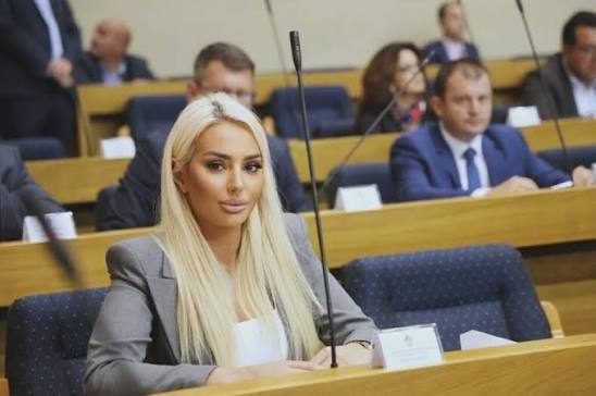 Nikolina Šljivić napustila Klub poslanika DNS-a: Djelovaće samostalno!