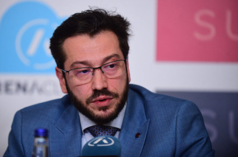 ACG uz najmlađe atletičare na Banjici: Direktor Žugić ponosan na Areninu kampanju „Moje pravo da biram sport“