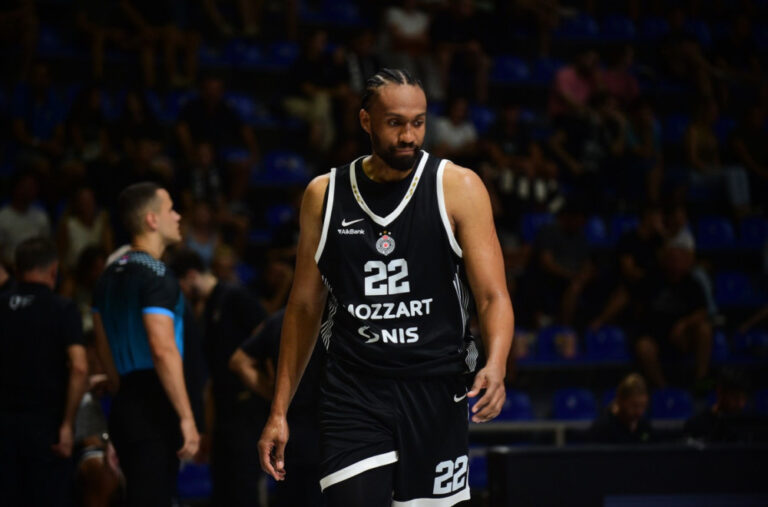 Parker usavršava odbranu u gradskom prevozu: Partizanov as kao običan svijet FOTO