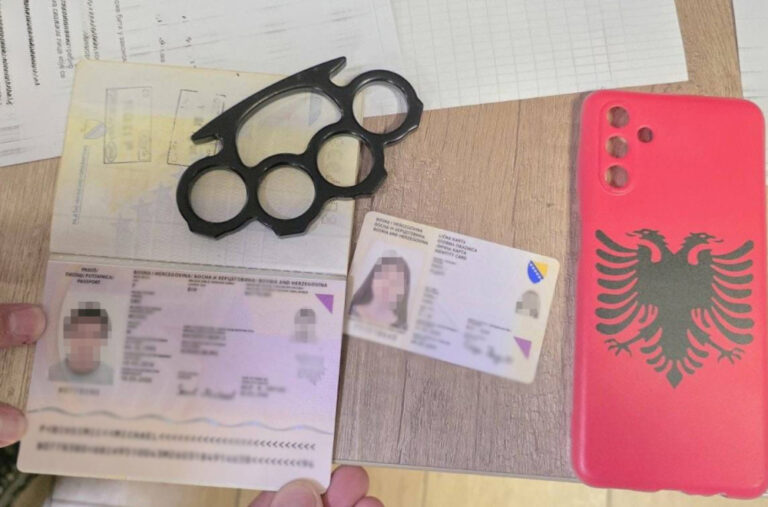 Policija privela državljane BiH kod Pionirskog parka: Imali boksere i maske sa albanskim simbolima