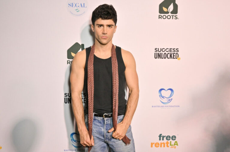 Poznati glumac završio u zatvoru: Napao majku, a cijeli incident prenosio uživo