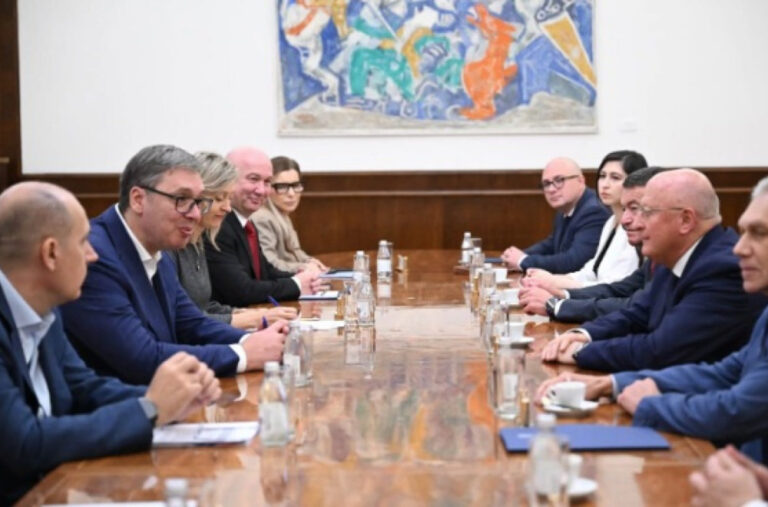 Vučić: Srbija zainteresovana za revolucionarne vakcine; Zdravlje građana je na prvom mjestu FOTO