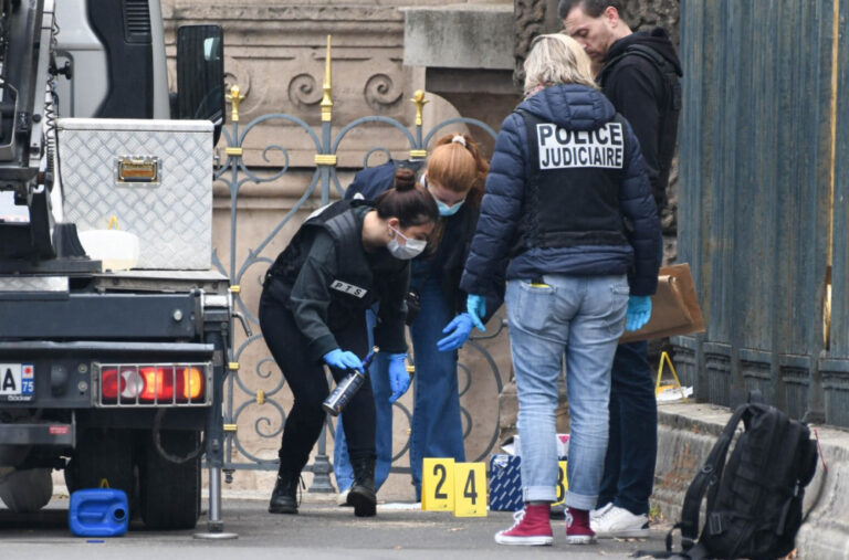 Makron povodom pljačke Luvra: „Ukradeni eksponati biće pronađeni, a počinioci kažnjeni“