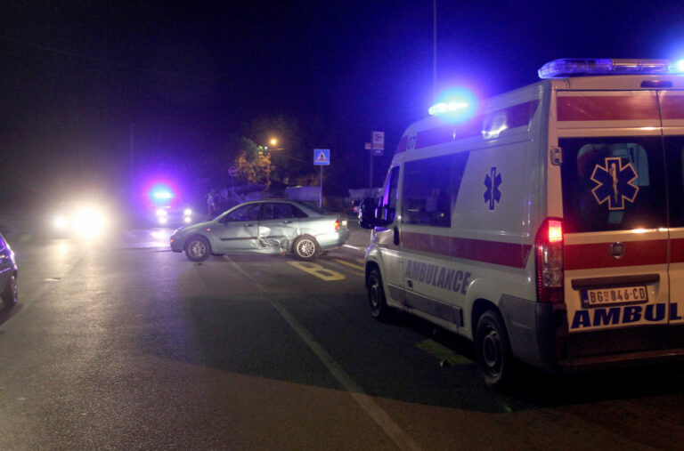 Teška saobraćajna nesreća na putu za Sefkerin: Poginuo muškarac