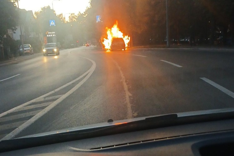U Banjoj Luci izgorio automobil