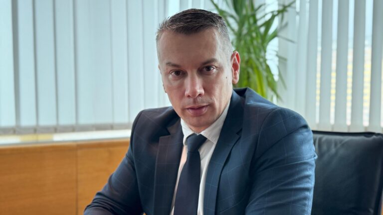 Nešić platio 1,37 miliona KM za ukidanje mjera zabrane: Je li realno da političar ima toliki keš?