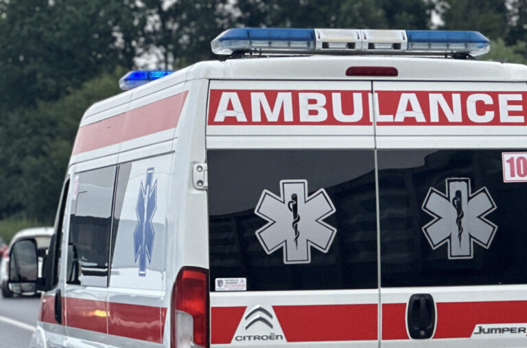 Muškarac lakše povrijeđen u udesu na mostu na Adi