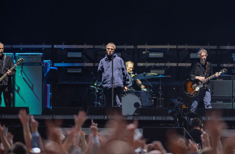 Incident na koncertu Oejzisa, Lijam Galager poludio: „Kretenčino poremećena“ VIDEO