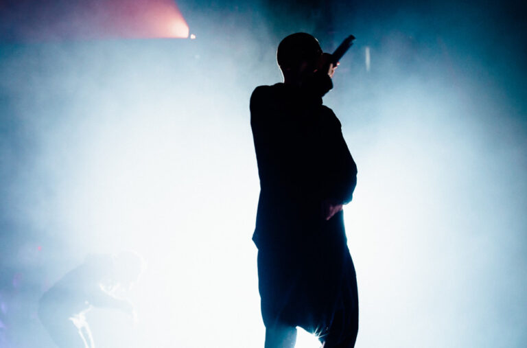 Pjevač osuđen za silovanje: „Napada kad ne dobije ono što smatra da mu pripada…“