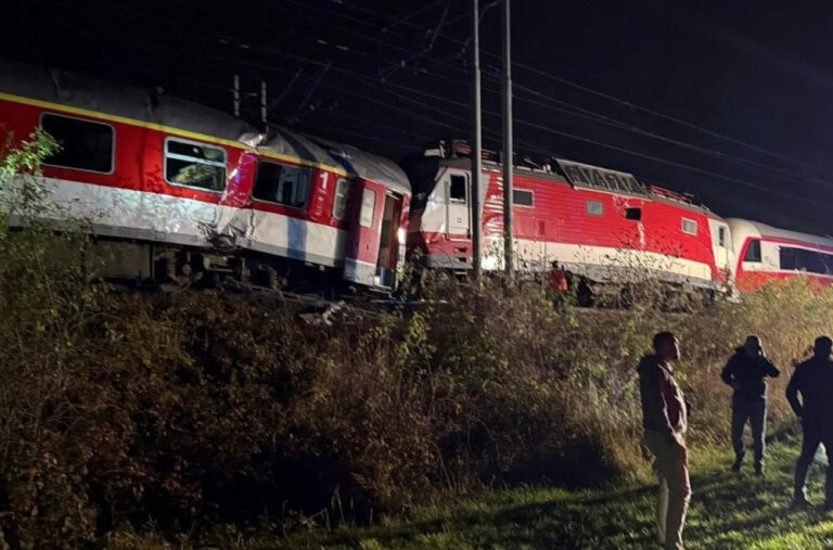 Detalji sudara vozova: Povrijeđeno skoro 80 putnika; Ljudski faktor mogući uzrok nesreće? FOTO/VIDEO