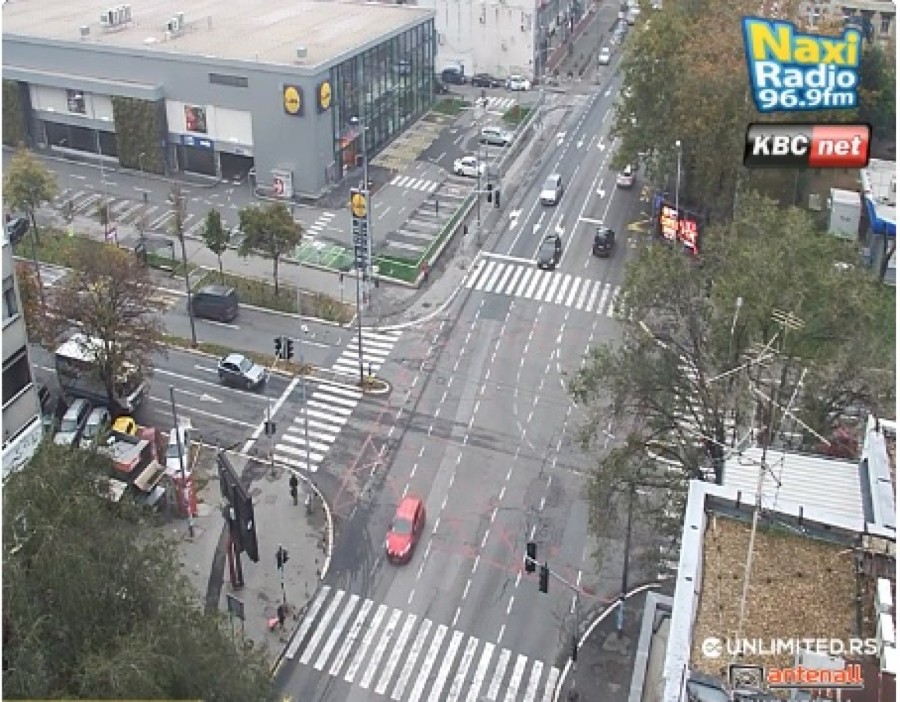 Gde su nestali Beograđani? Ulice sablasno prazne FOTO